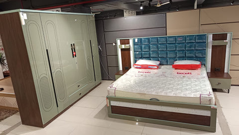 DREWNO KING SIZE  BEDROOMSET